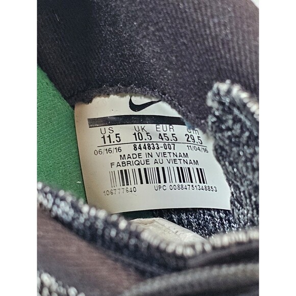 Nike Roshe Two Flyknit Black White Men's Size 11.5 Lightweight Running Shoes - Picture 7 of 8